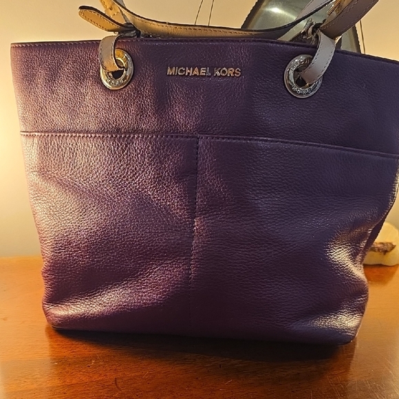 Michael Kors Handbags - Michael Kors Pebble Leather Tote